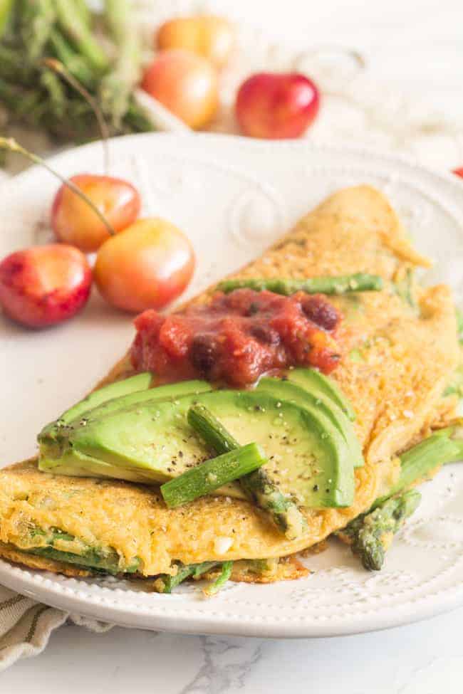 omelette stuffed with applesauce