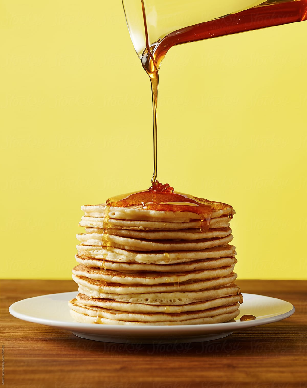 pancakes with maple syrup