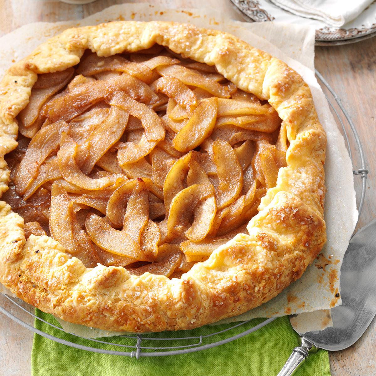 pear apple pie in rum dough