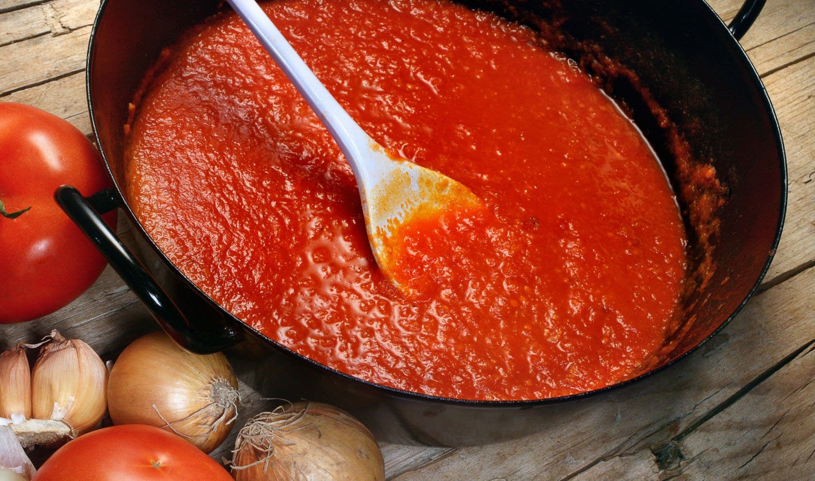 plain tomato sauce recipe with no ingredients but tomatoes