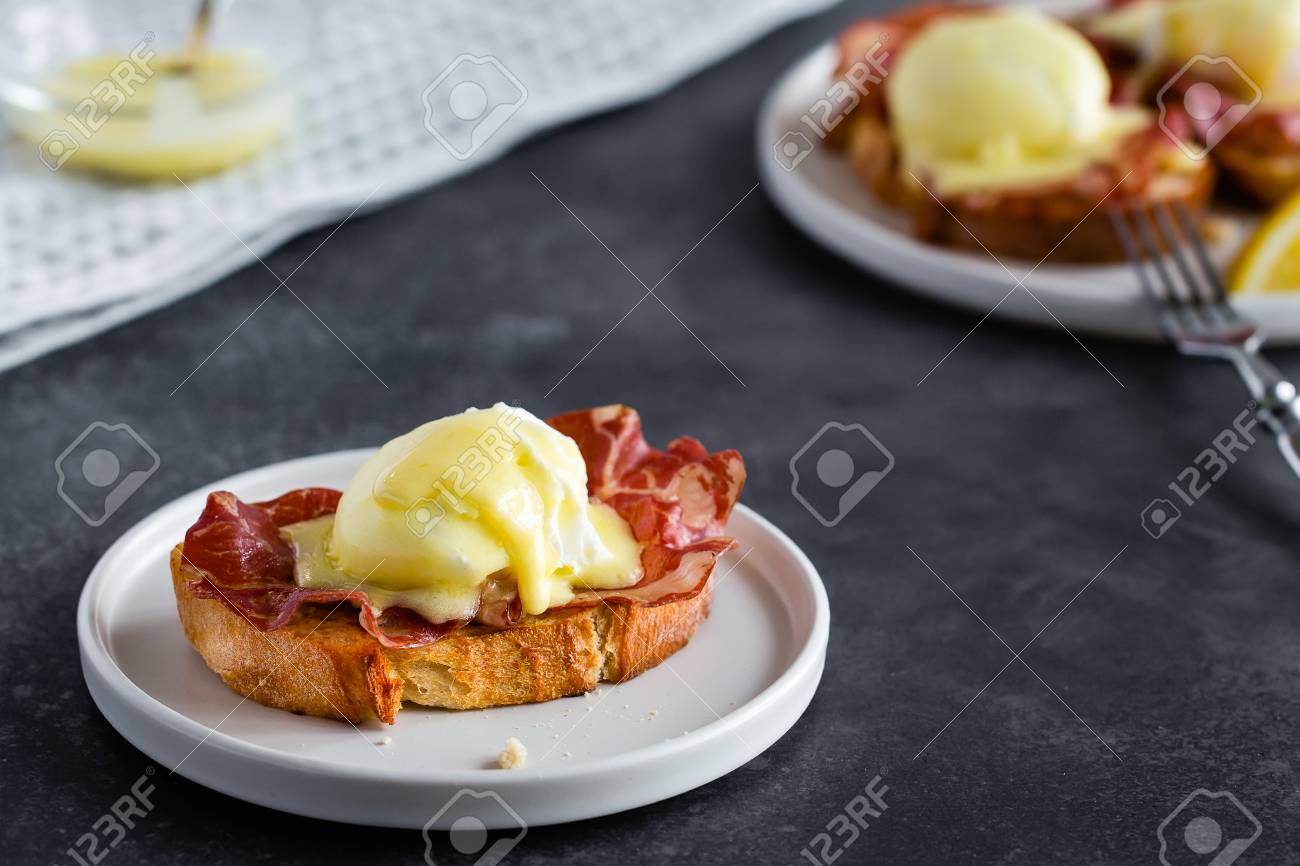 poached eggs parma