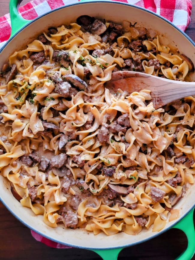 recipe for hamburger casserole and egg yolk noodles using beef gravy instead of tomato sauce