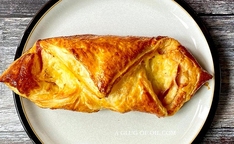 recipe for making ham and cheese in puff pastry