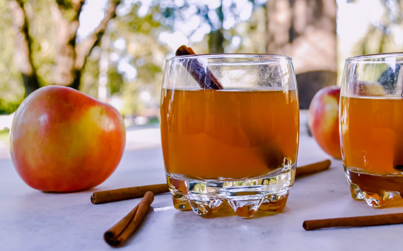 recipe to make apple moonshine using liquor