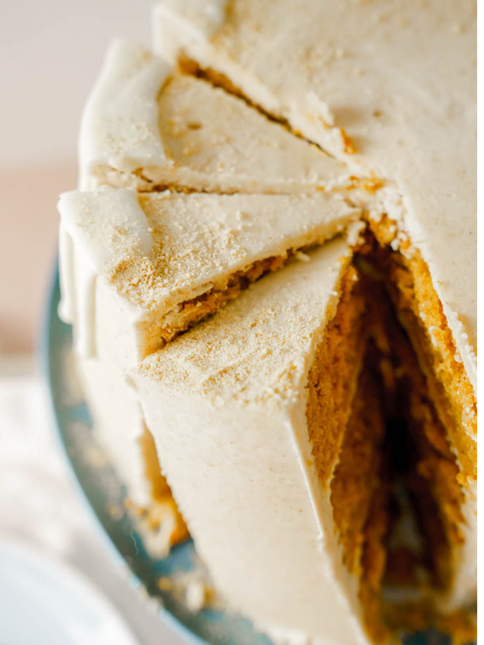 recipe to mix pumpkin puree and cream cheese together to make as a cake filling in between the layers of the cake