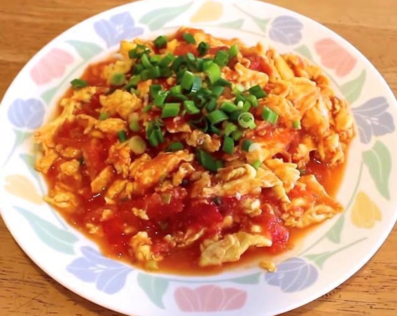 scrambled eggs with tomatoes