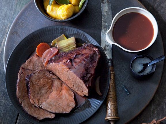 venison loin on wine with dumplings