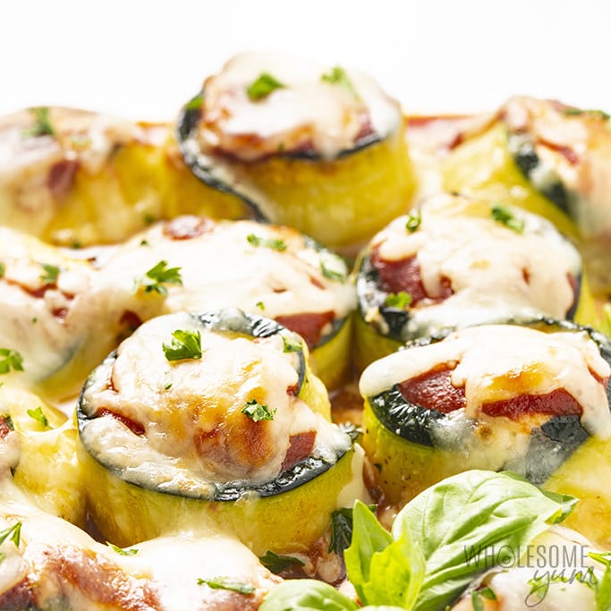 zucchini rolls with tomatoes and cheese